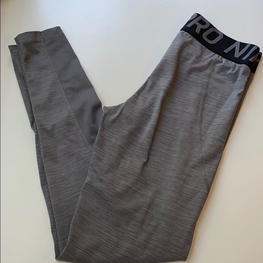 NIKE PRO LEGGINGS grey
